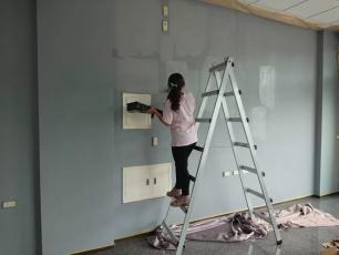 灰泥涂料DIY大公開！自己就能打造仿水泥質(zhì)感墻面